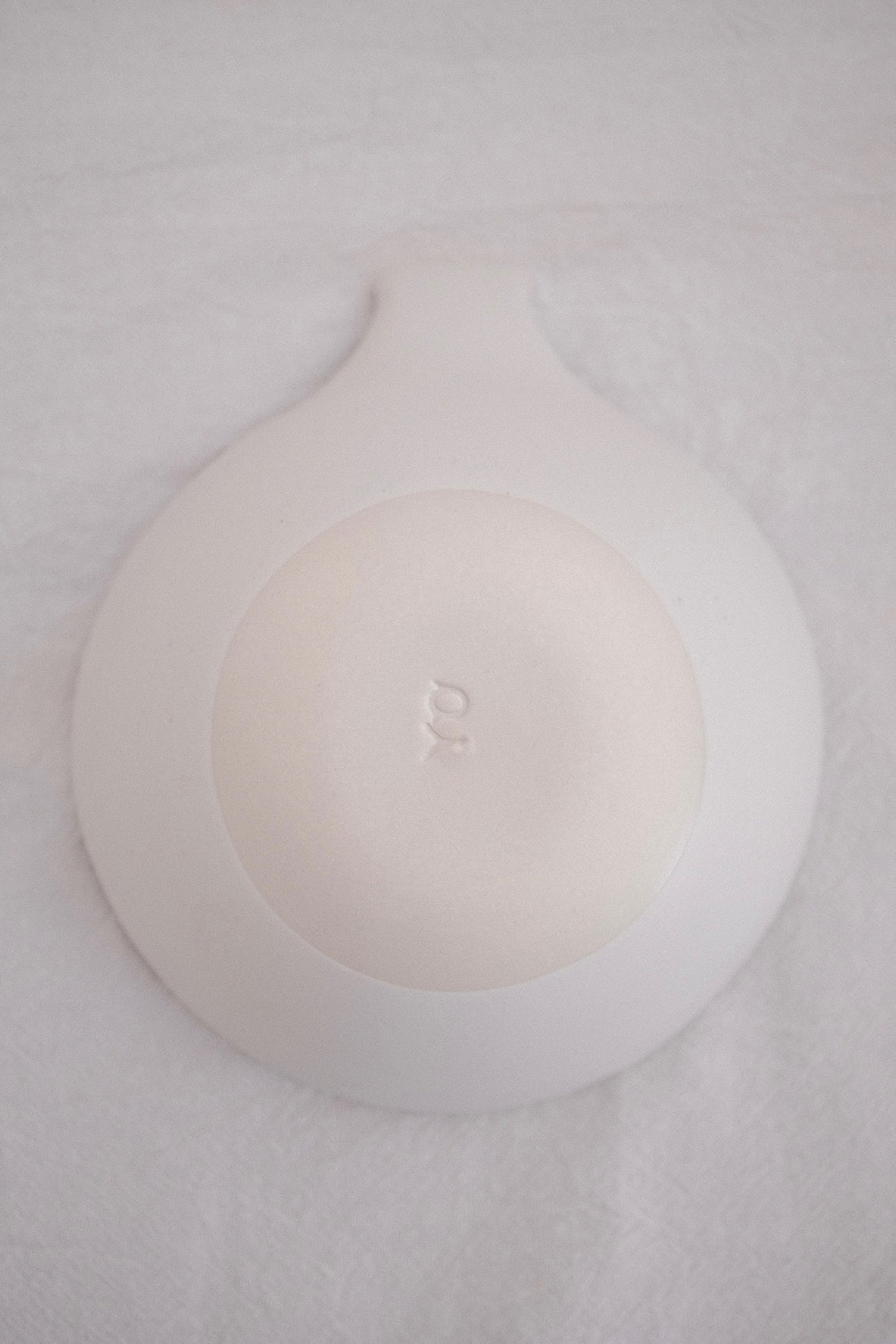 Mashiko Pottery Yoshizawa Polar Bear with Scarf Bowl