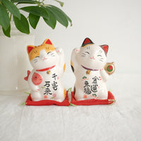 薬師窯 Maneki Neko Lucky Cat Ornament - Welcoming