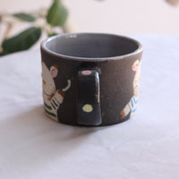 Akemi Nakamura 中村明美 Animal Mug AN03