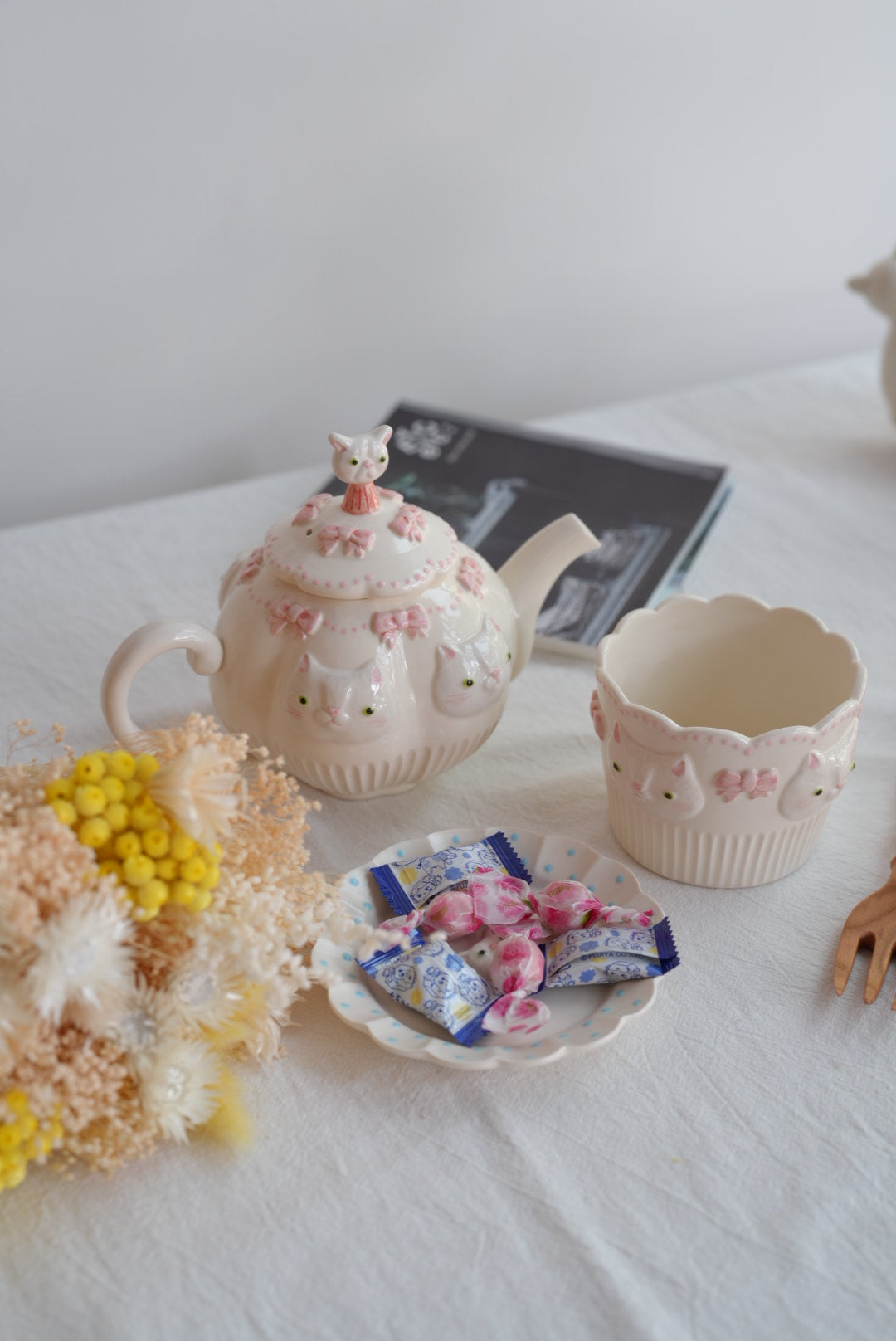 Sugar Poppo Straight Mug - White Cat SP29