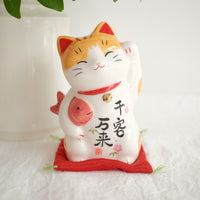 薬師窯 Maneki Neko Lucky Cat Ornament - Welcoming