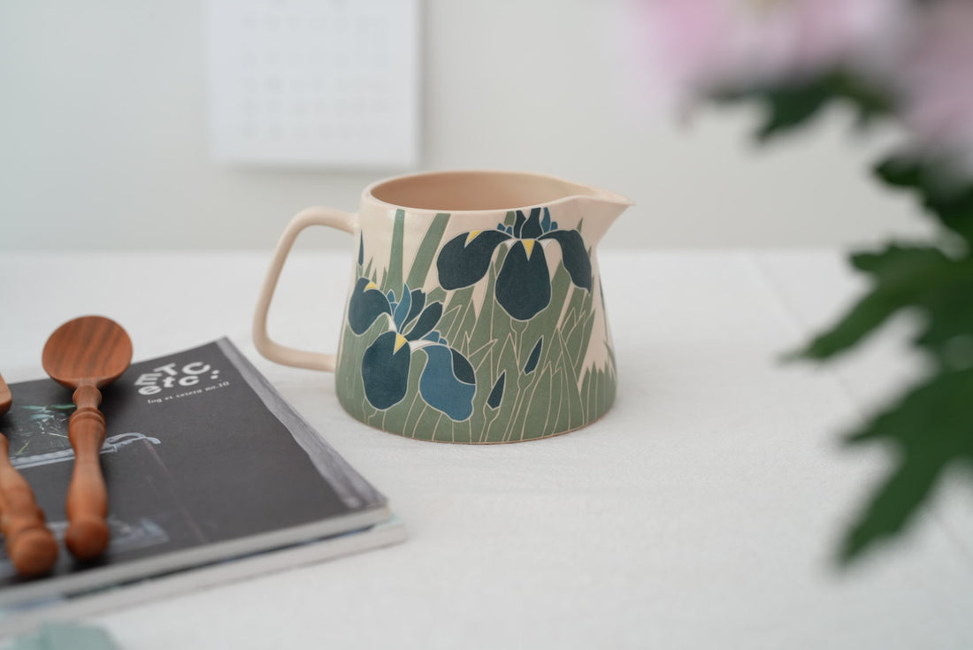 Shirogarasu Studio Iris Coffee Jug