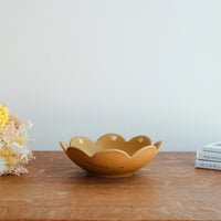 Chiho Yoshida 穗屋工房 Medium Yellow Flower Edge Deep Plate - CY32