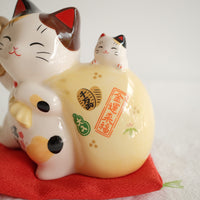 薬師窯 Maneki Neko Lucky Cat Ornament - Fortune Bag