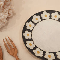 Kei Mitsumochi ミツ持啓 Floral Black Rim Round Plate - 19cm Medium KM31