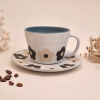 Kei Mitsumochi ミツ持啓 Cream & Black Flower Mug and Saucer KM54