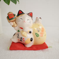 薬師窯 Maneki Neko Lucky Cat Ornament - Fortune Bag
