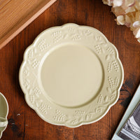 Atelier Gyuusha Medium Floral Shape Round Plate