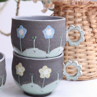 Akemi Nakamura 中村明美 Flower Mug with Ring Handle AN01