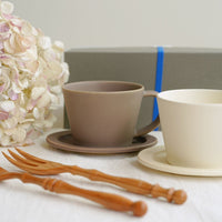 SAKUZAN Sara Gift D Set (2 Coffee Cups & 2 Small Oval Plates) - Cream x Brown
