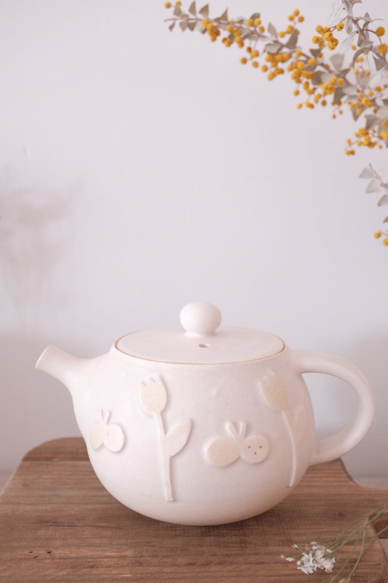 Tomoko Sano 佐野 智子 Tulip Teapot – Yochi Cups