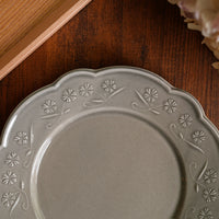 Atelier Gyuusha Medium Floral Shape Round Plate