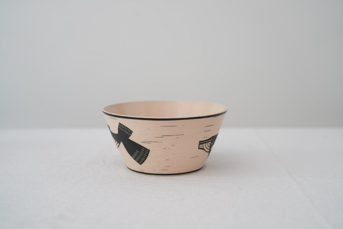 Shirogarasu Studio Humpback Whale Large Bowl