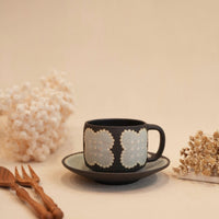 Kei Mitsumochi ミツ持啓 Blue Flower with Black Background Small Round Plate  KM39