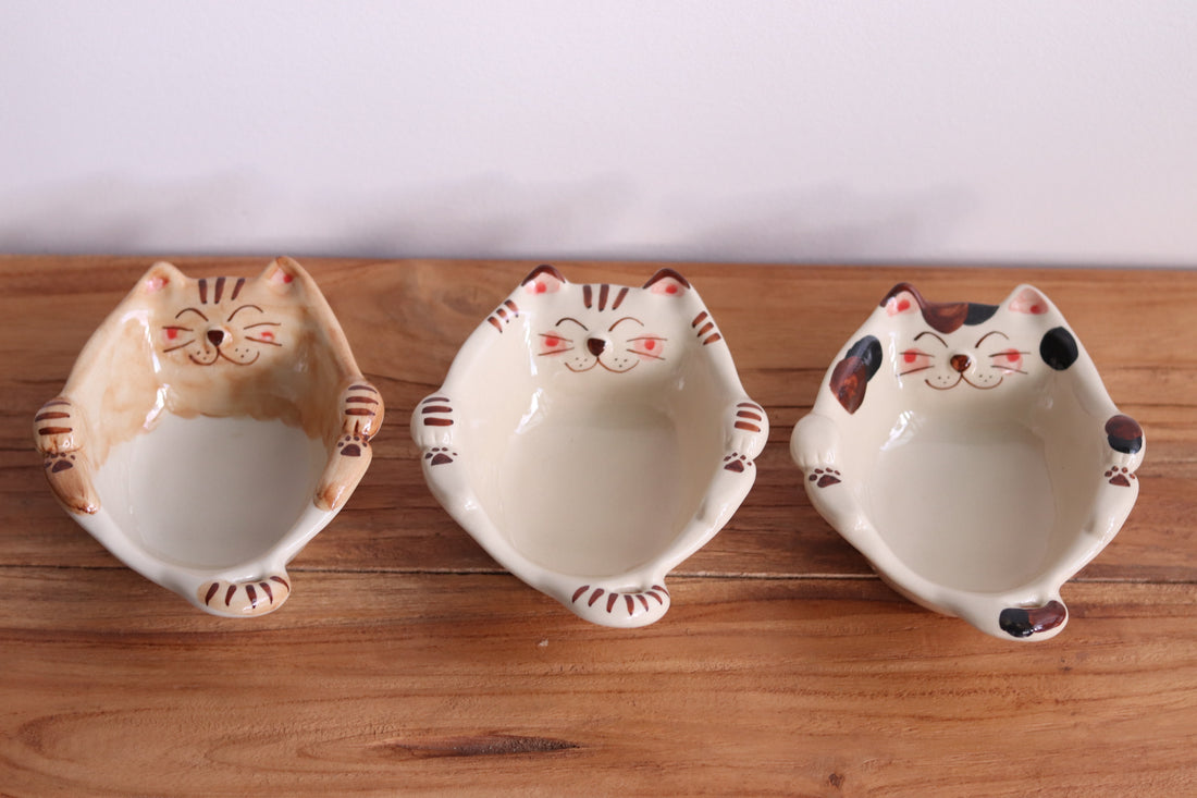 Hasami ware Friendly Cat Small Bowl