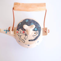 Boobee Studio 吉林三千代 - Small Teapot with Handle on the Top BS05-2