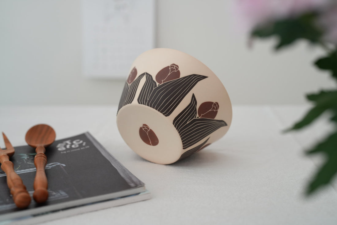 Shirogarasu Studio Brownie Tulip Small Bowl