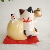 薬師窯 Maneki Neko Lucky Cat Ornament - Fortune Bag