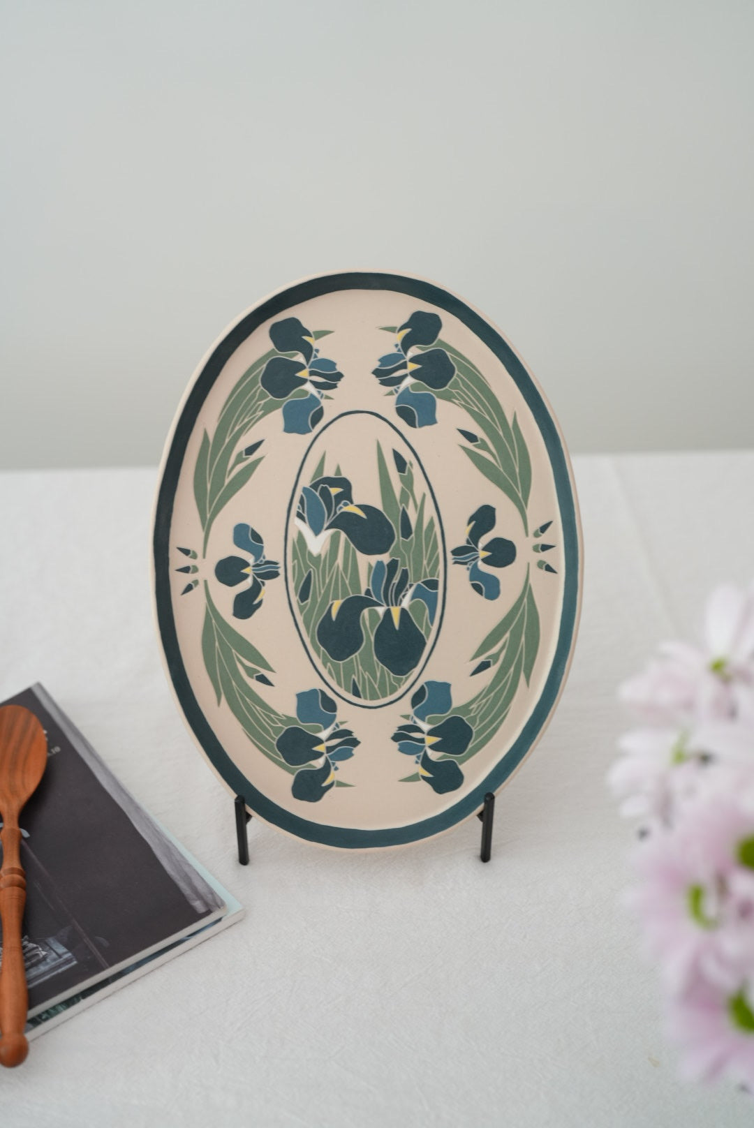 Shirogarasu Studio Blue Iris Oval Plate