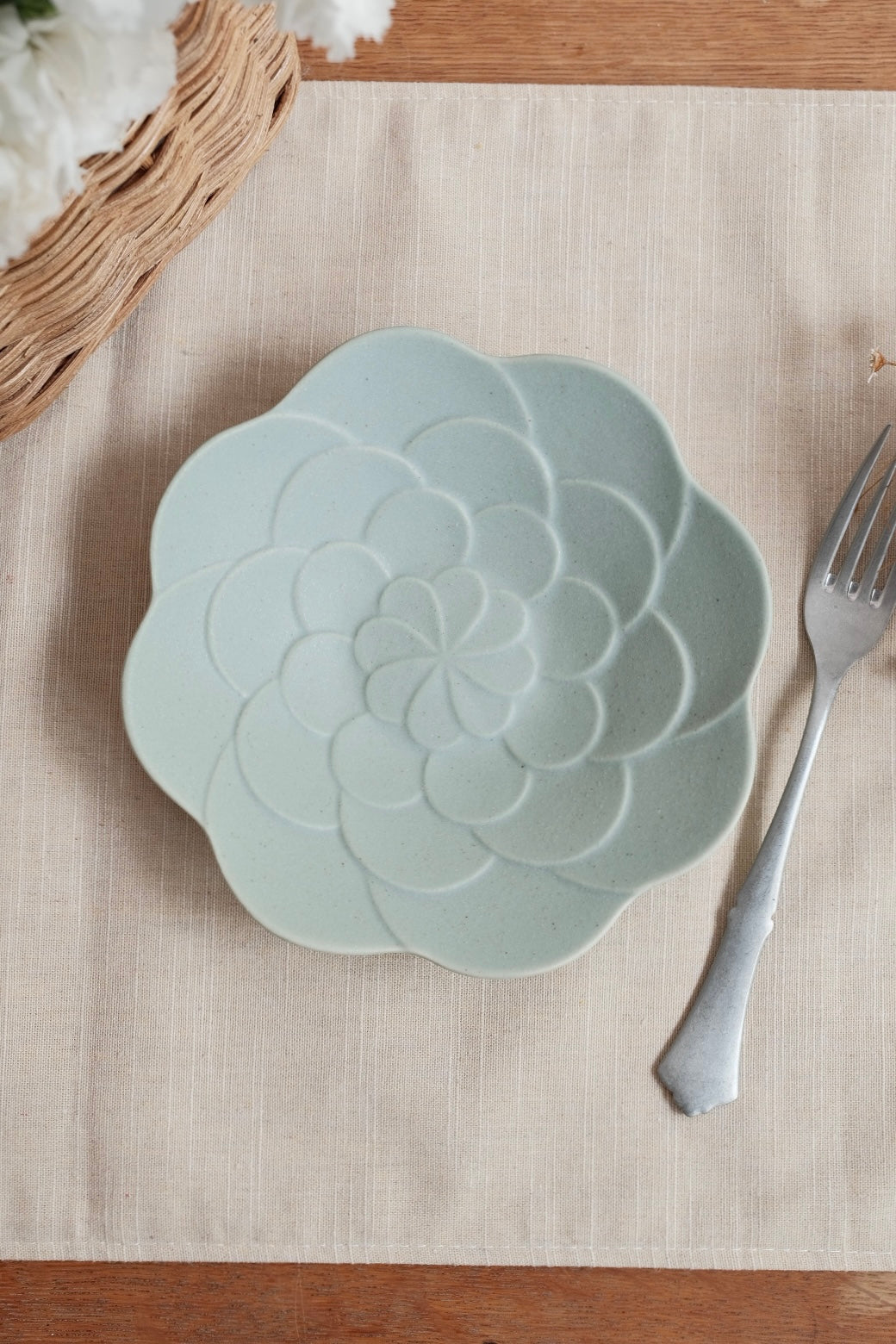 Mashiko Pottery Yoshizawa Mint Green Flower Plate
