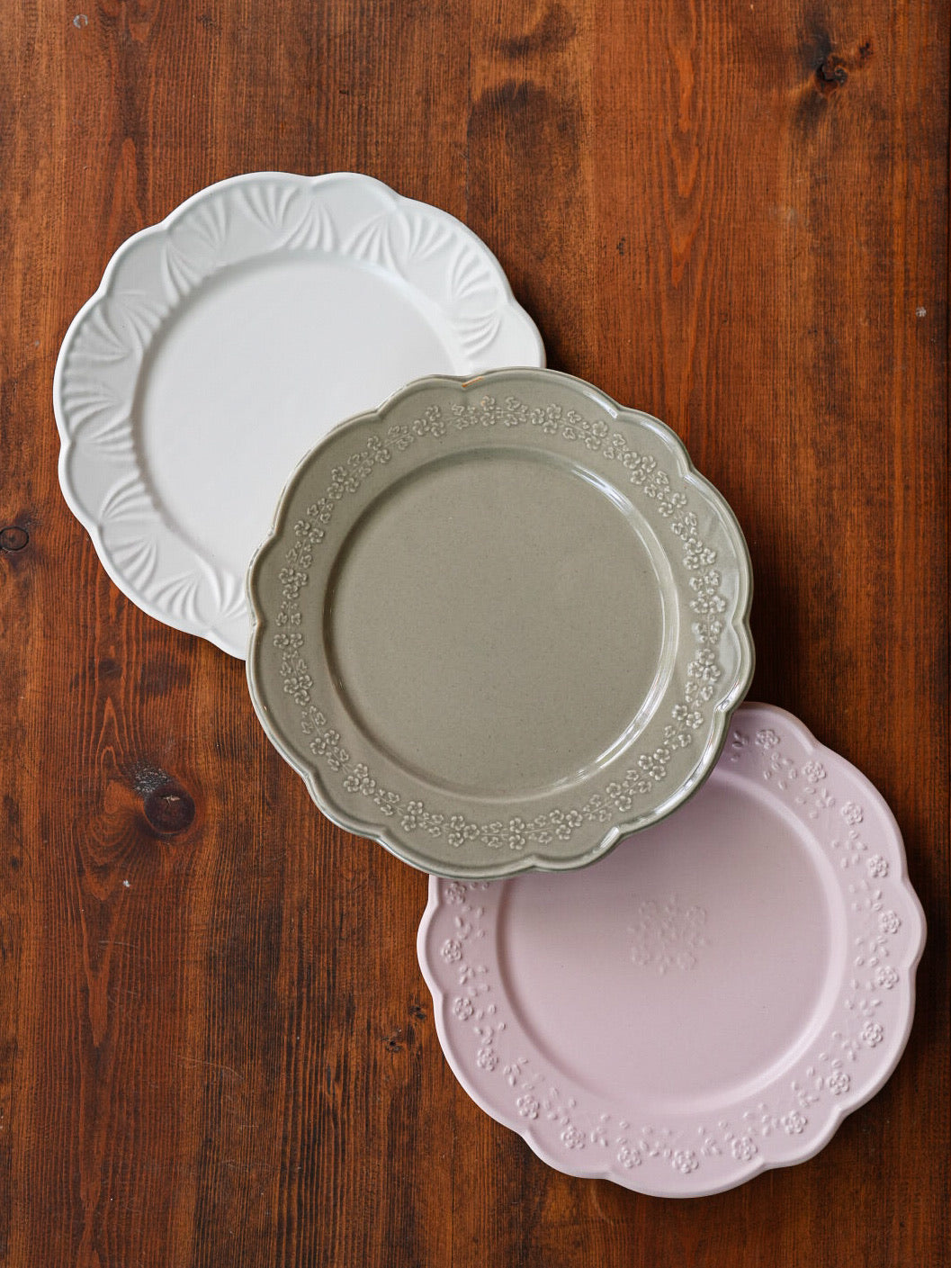 Atelier Gyuusha Large Floral Shape Round Plate