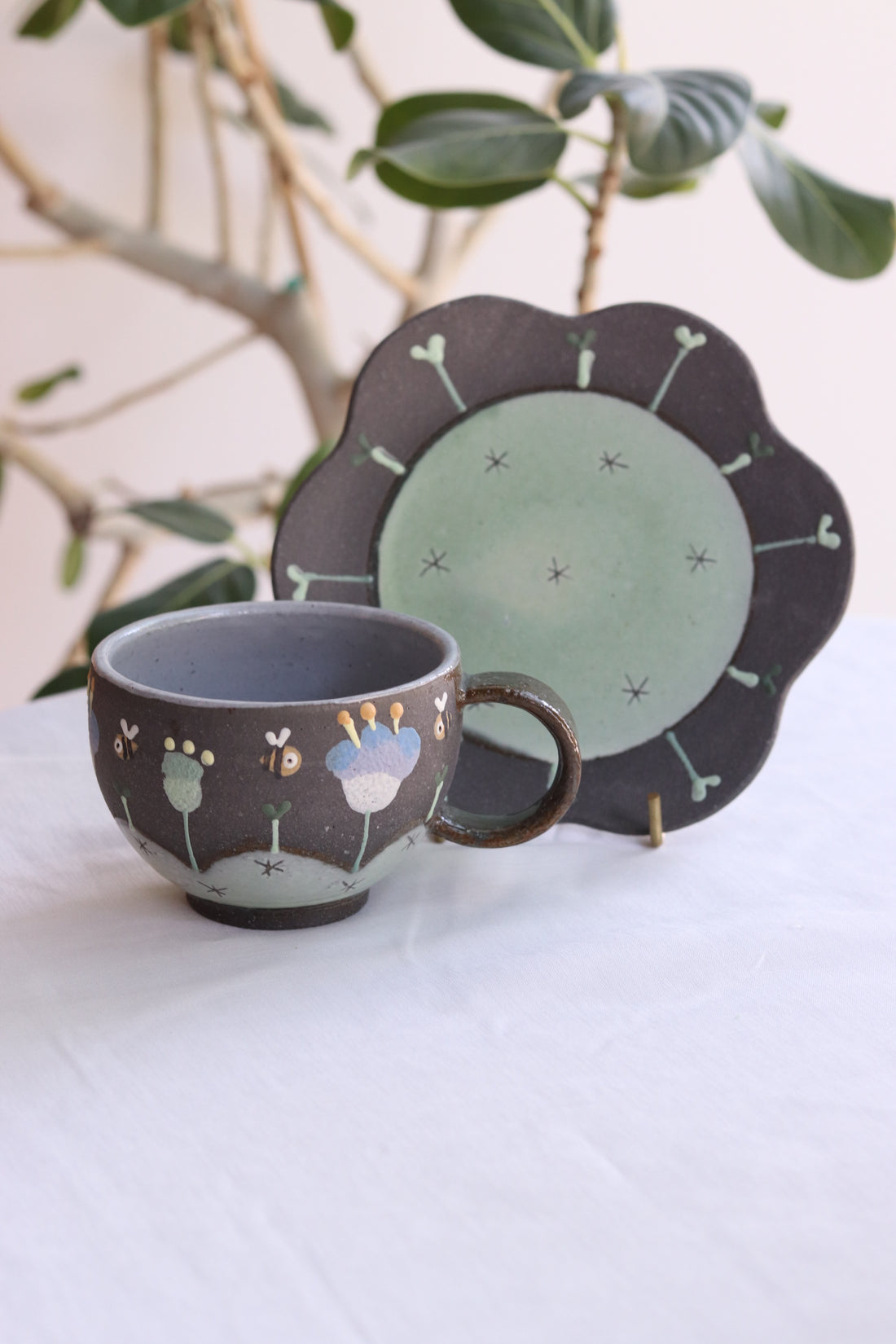 Akemi Nakamura 中村明美 Flower Round Mug with Saucer AN05