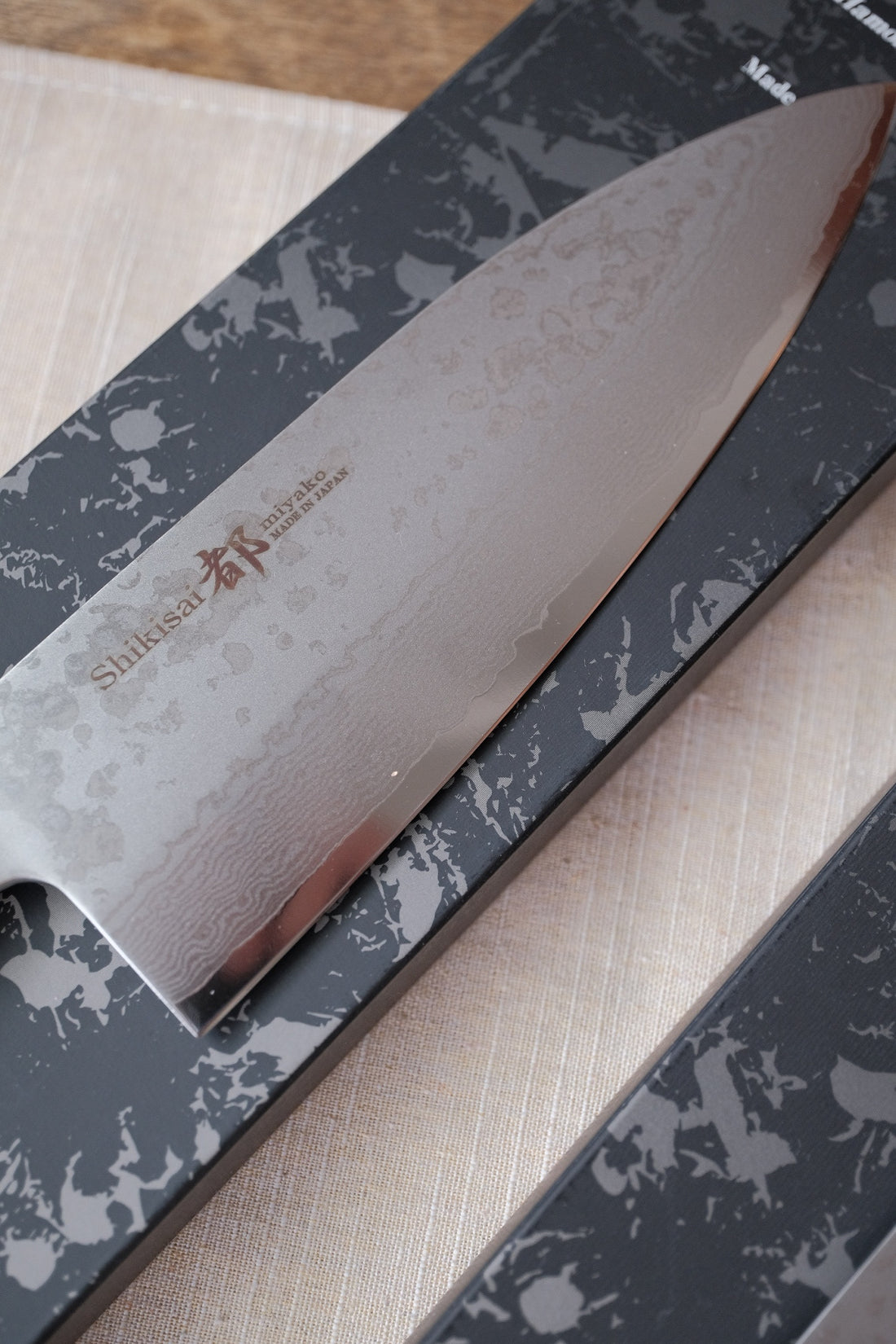 Shizu Hamono - Shikisai Miyako Damascus Santoku 165mm