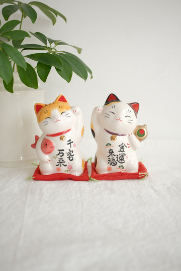 薬師窯 Maneki Neko Lucky Cat Ornament - Welcoming