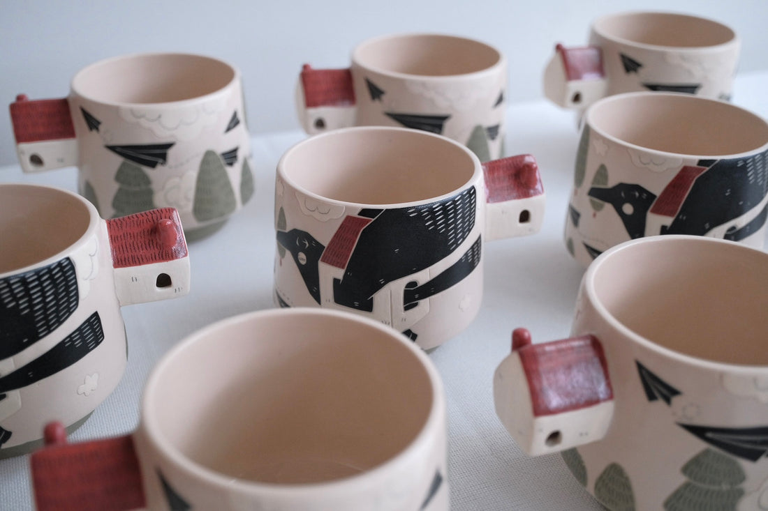 Shirogarasu Studio - Red House Cup BY117