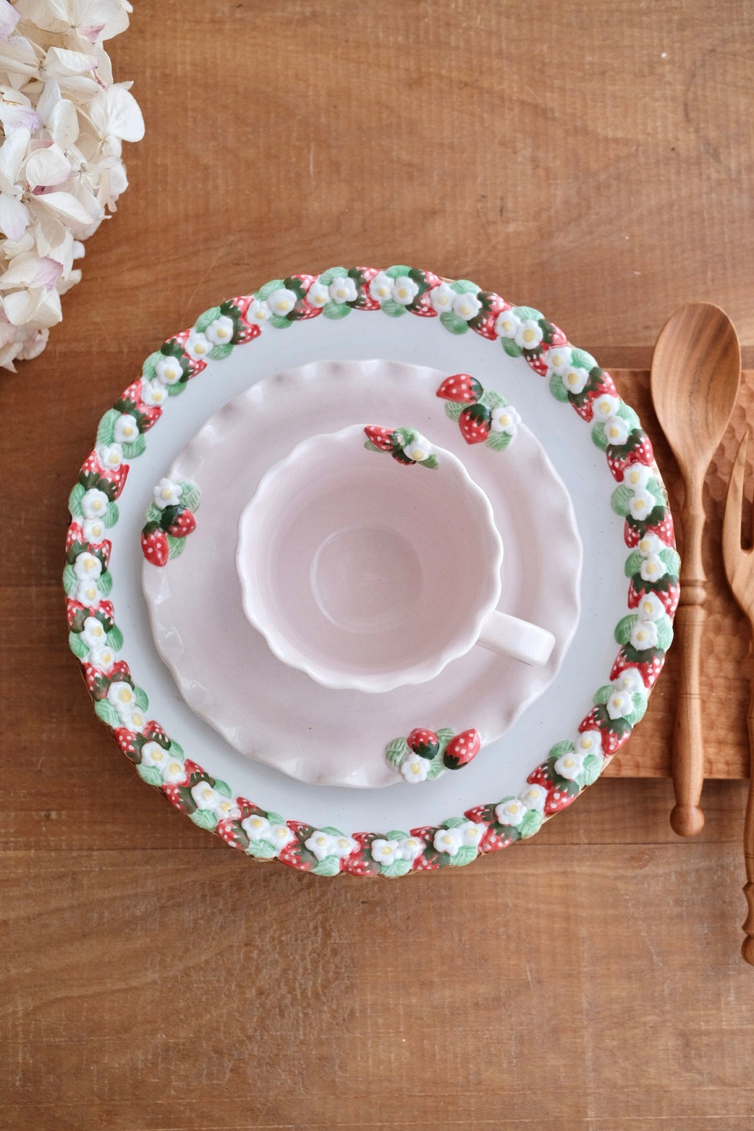 Aiko Miura 三浦愛子 Strawberry Large Plate - White AM09