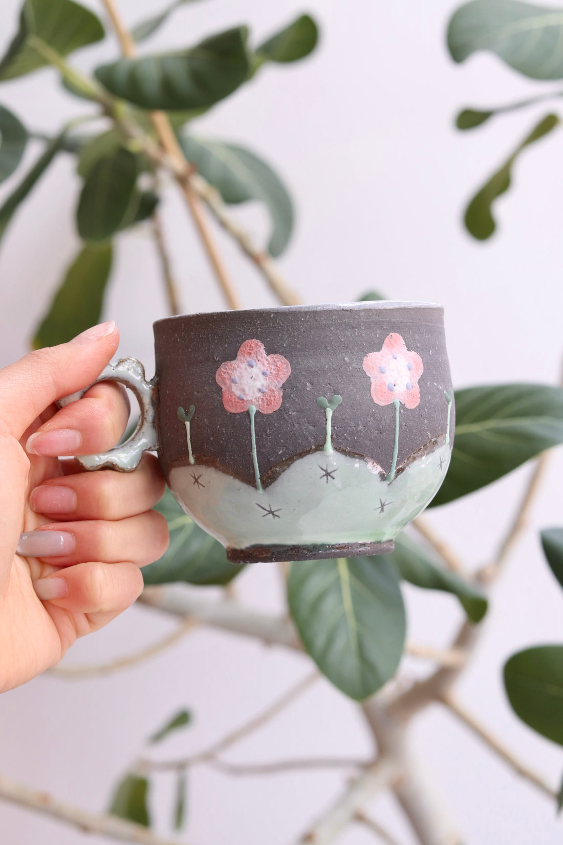 Akemi Nakamura 中村明美 Flower Mug with Ring Handle AN01