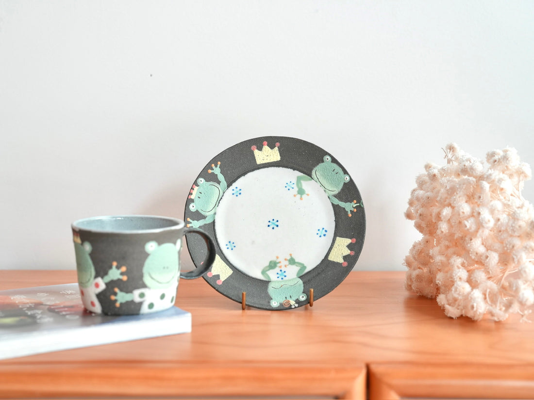 Akemi Nakamura 中村明美 Animal Mug with Saucer AN09