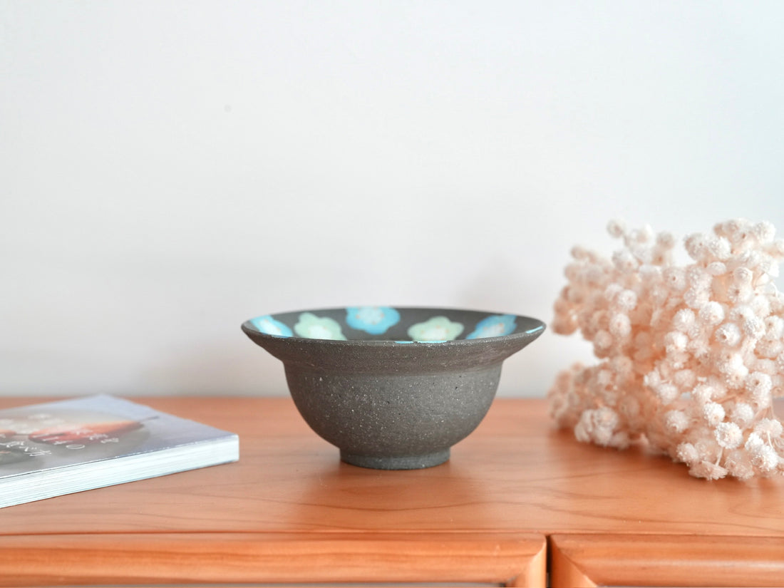 Akemi Nakamura 中村明美 Flower Rim Bowl AN17