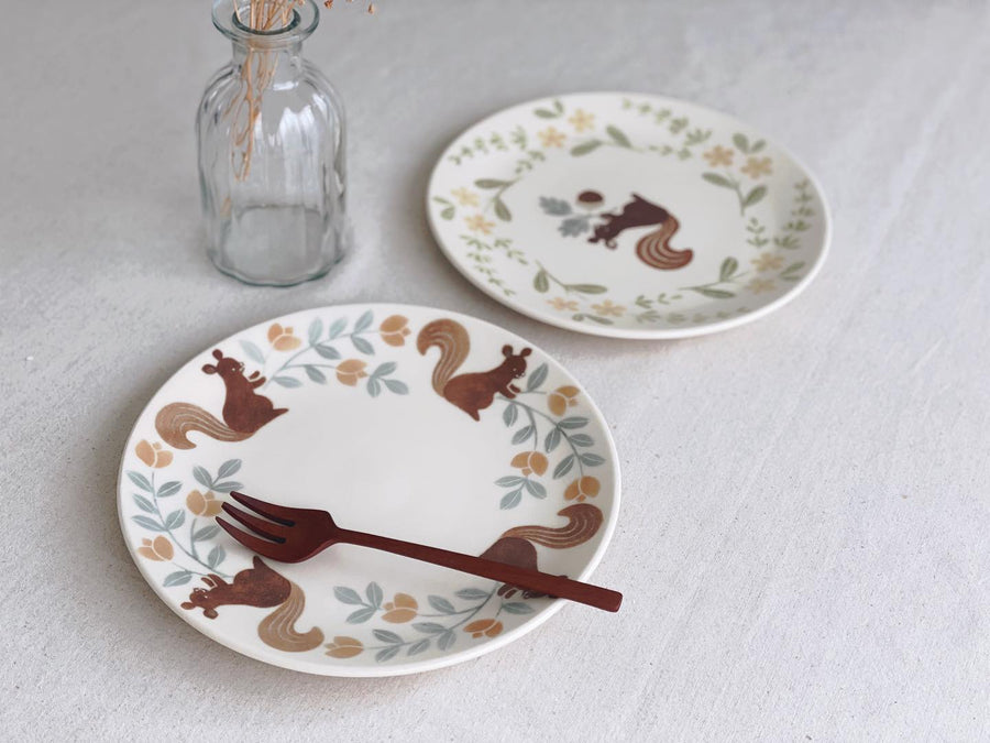 Buncho Pottery 7寸/Plate of squirrels and acorns