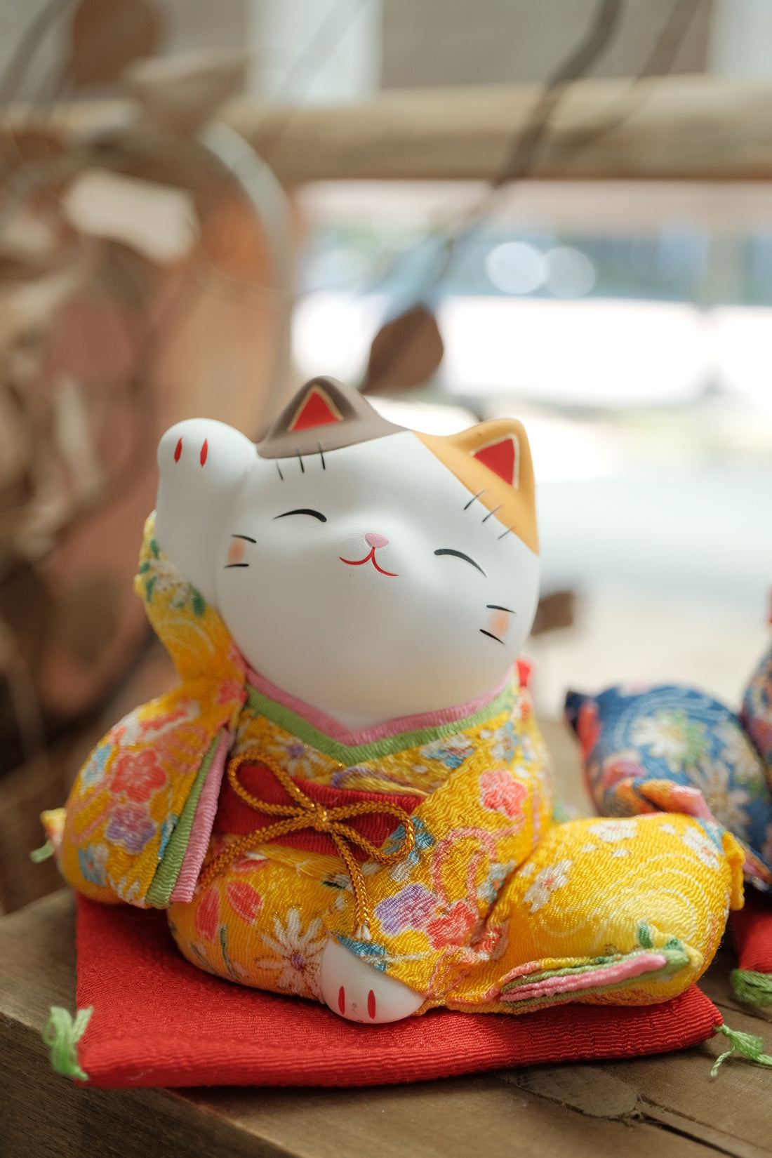 Maneki-neko Kimono Lucky Cat