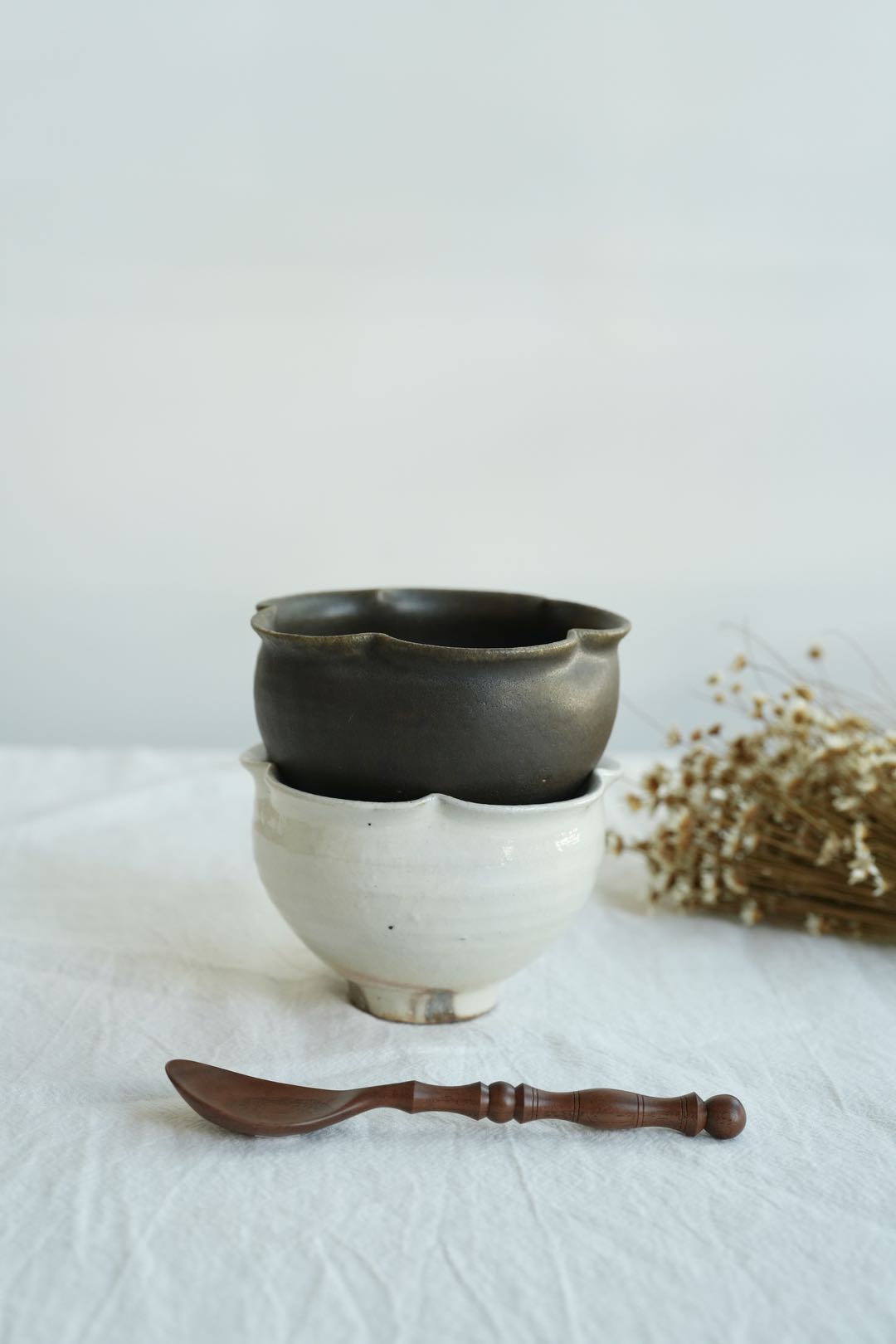 Hirokazu Furutani 古谷浩一 - Dark Brown Flower Shaped 12cm Bowl HF02