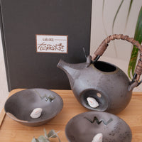 Arita Ware Moon Rabbit Sake Set