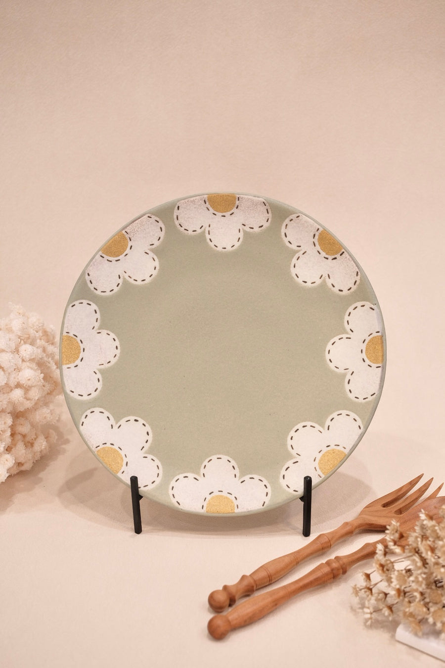 Kei Mitsumochi ミツ持啓 Round Plate - Green Flower KM08