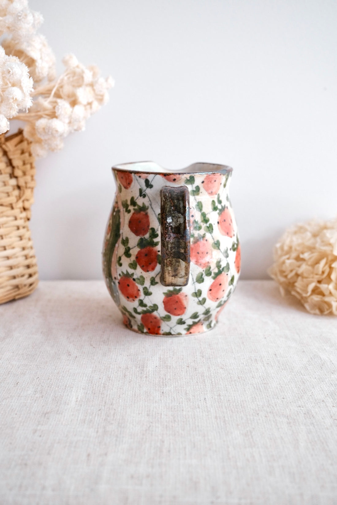 Asako Yamaguchi 山口麻子 Animal Strawberry Jug AI27a
