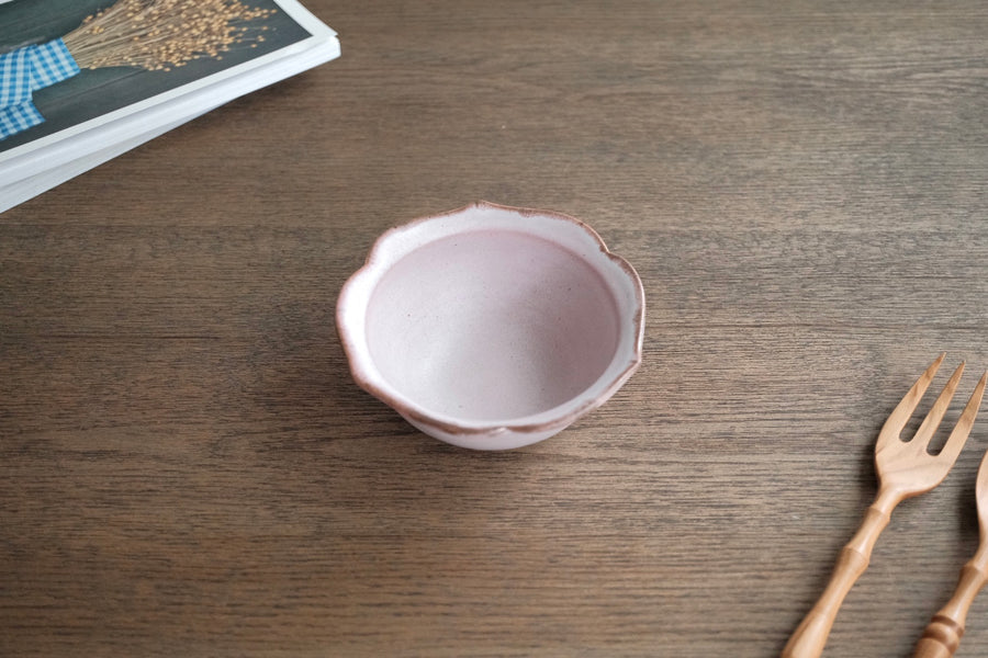 Norio Nakabayashi 中林範夫 Small Floral Shaped Bowl - Pink NN01