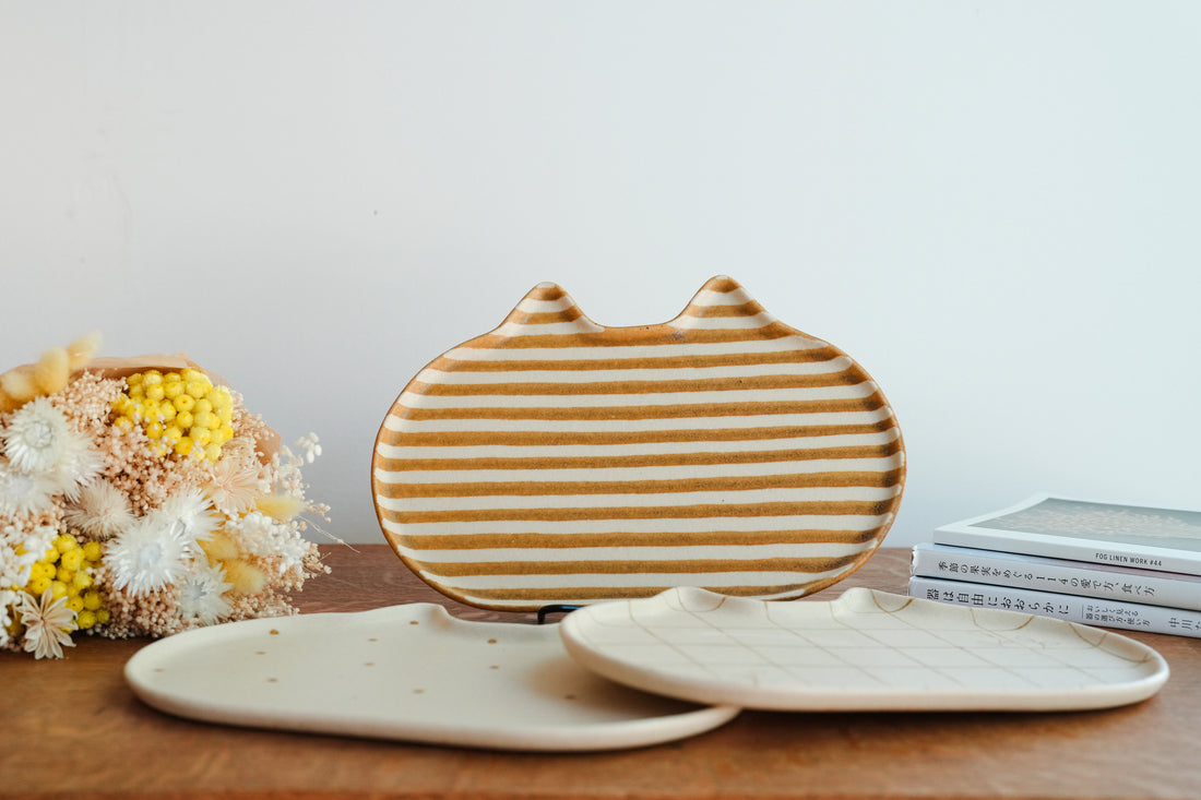 Chiho Yoshida 穗屋工房 Large Cat Shape Plate - CY31