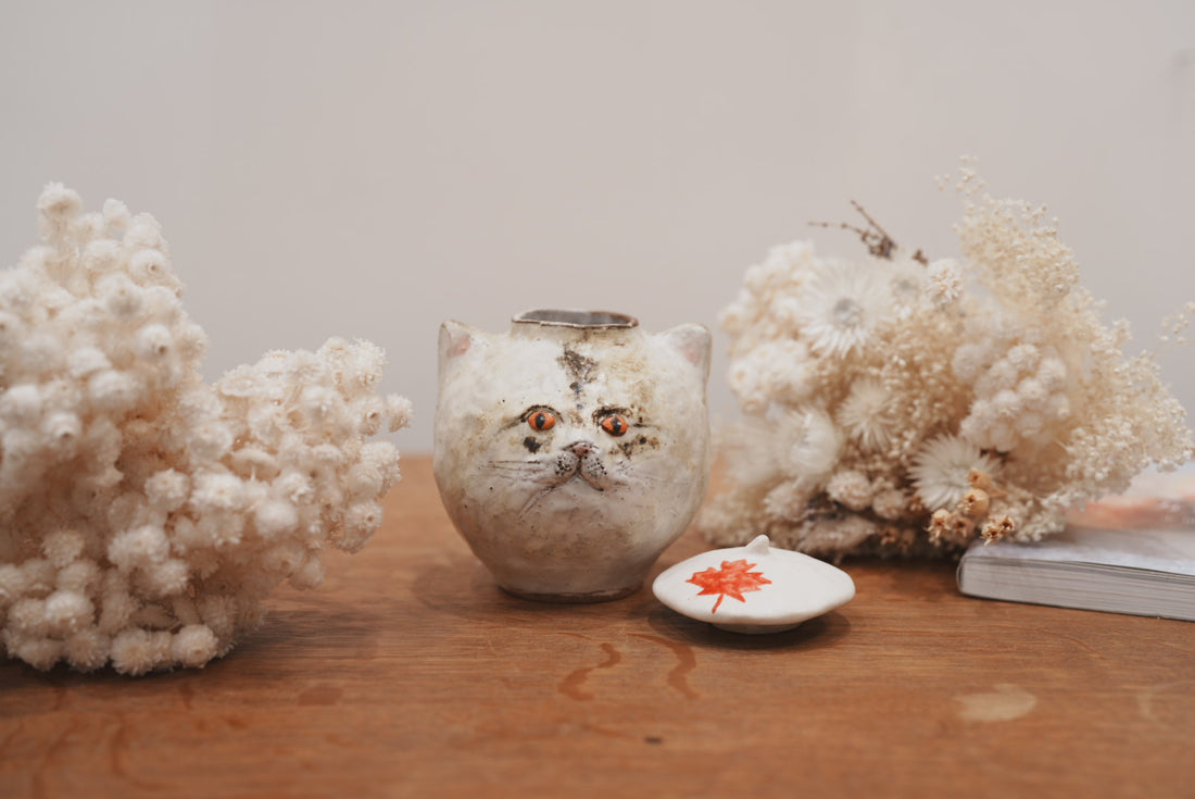 Shoko Matsuura 松浦唱子 Cat Flower Vase SM09