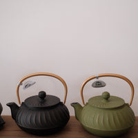 IWACHU Iron Kyusu Teapot Wave Pattern - Black