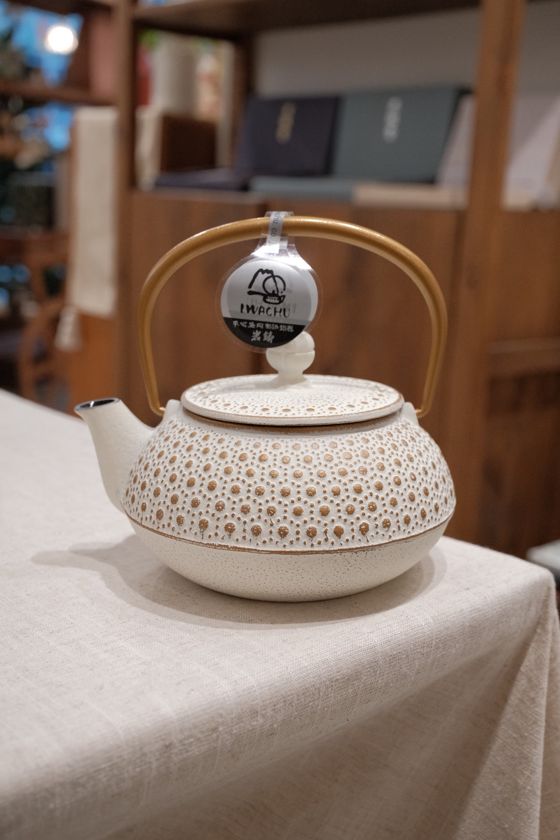 IWACHU Iron Teapot - White Gold - Dots Pattern