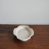 Maya Inamura 稲村真耶 Small White Oval Plate MI25