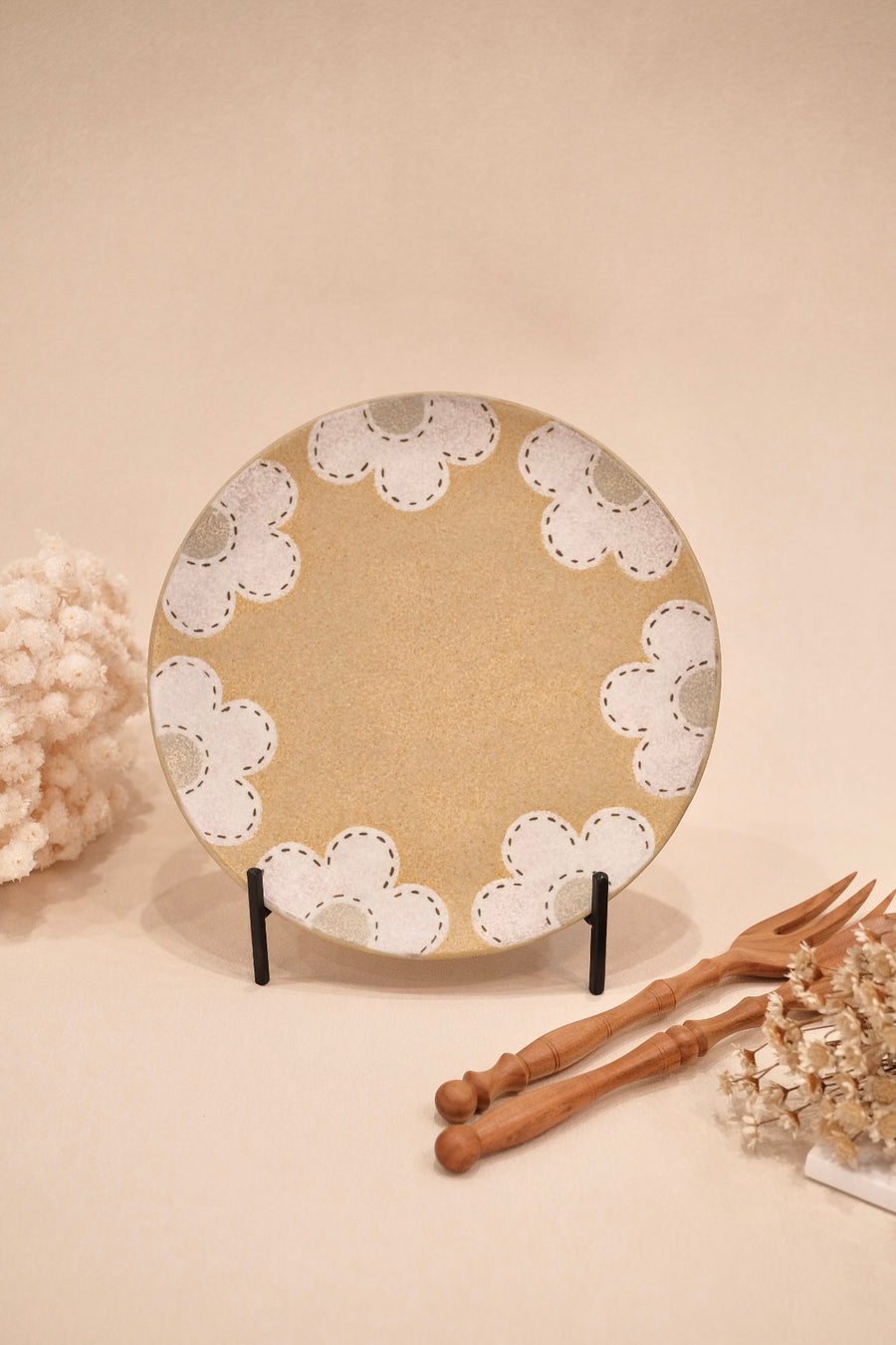 Kei Mitsumochi ミツ持啓 Flower Rim Yellow Round Plate-Small  KM44