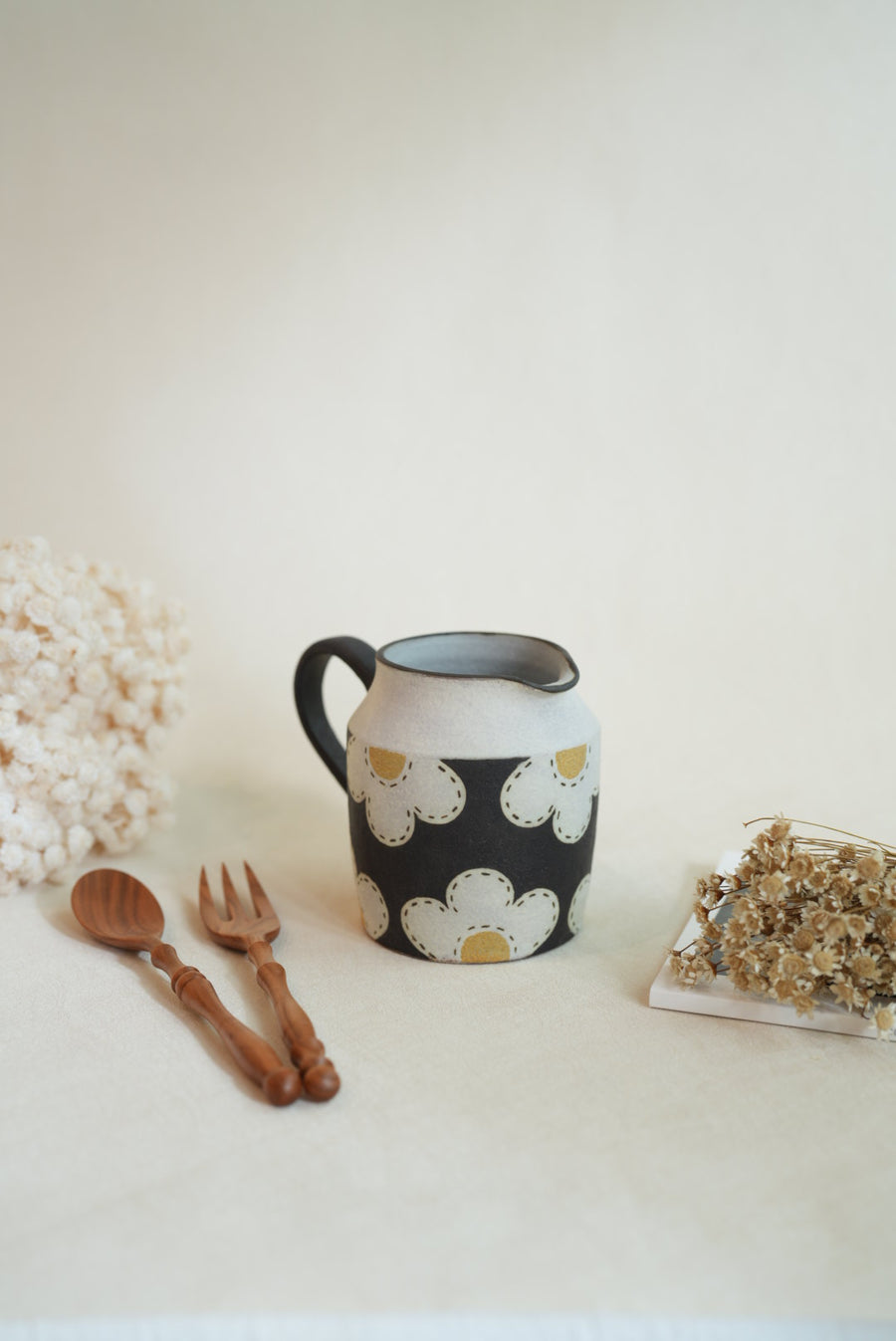 Kei Mitsumochi ミツ持啓 Flower Jug- Black KM81