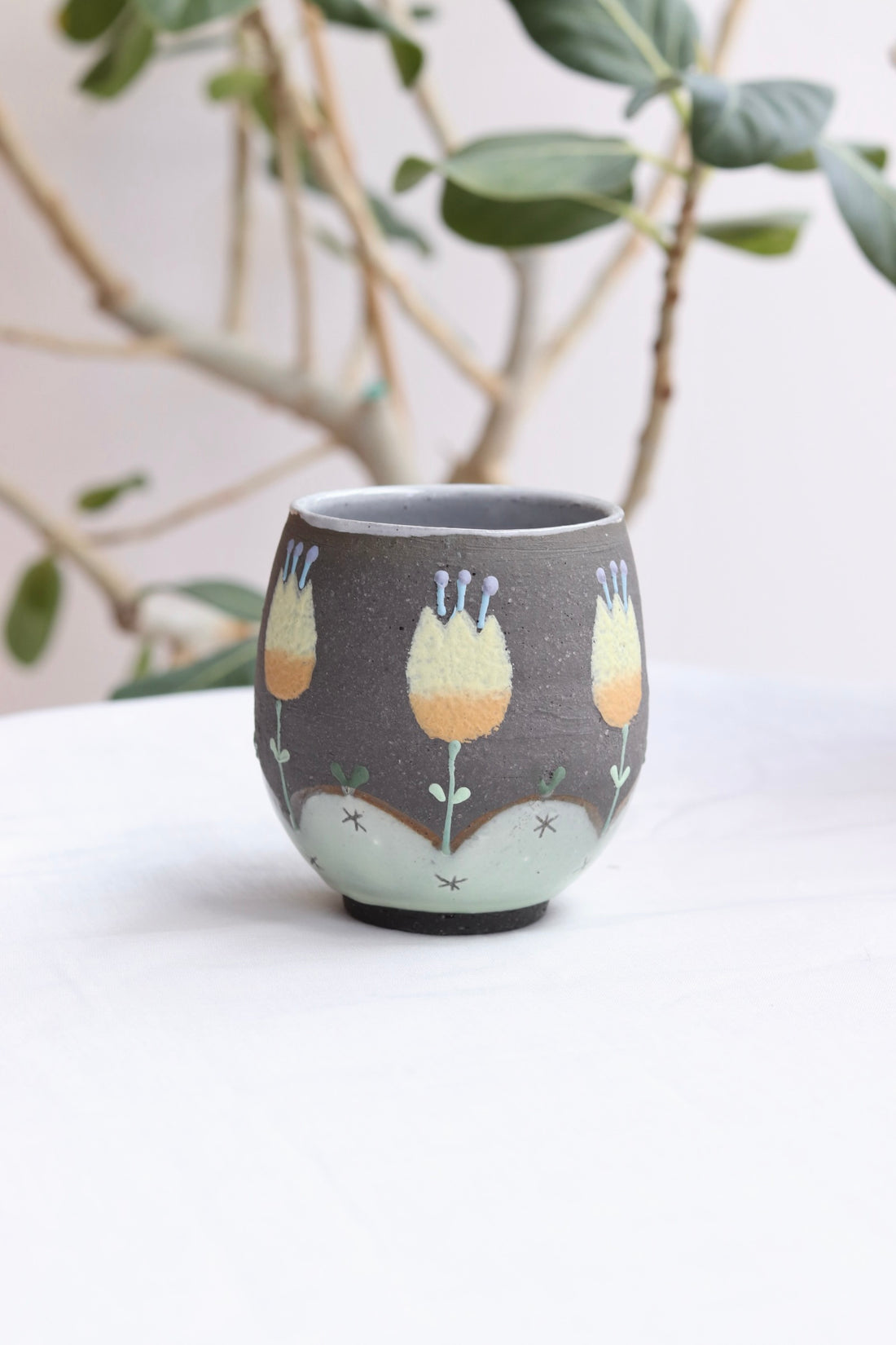 Akemi Nakamura 中村明美 Tulip Teacup AN12