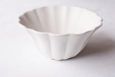 Mashiko Pottery Yoshizawa White Flower Shaped Bowl
