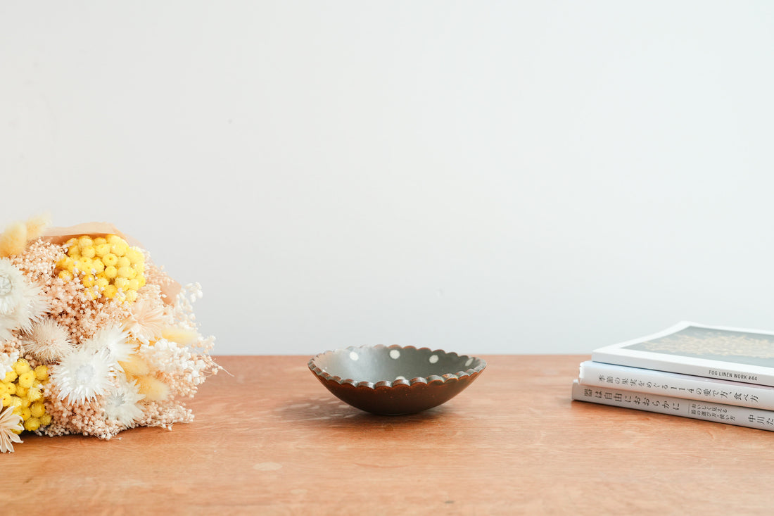 Ken Aoki 青木挙 Small Flower Saucer KE19